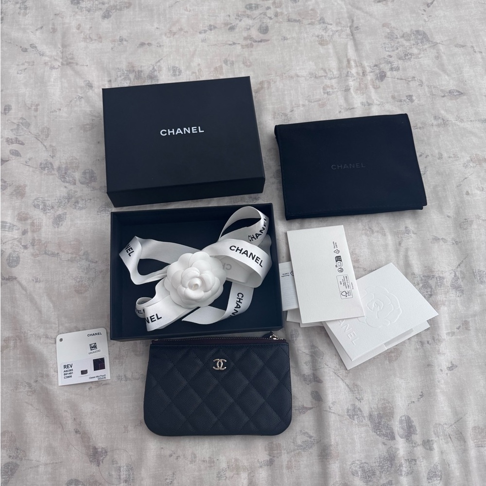 CHANEL-CLASSIC SMALL ZIPPED POUCH